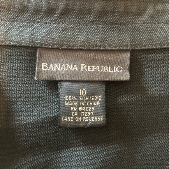 100% Silk grey Banana Republic long sleeve blouse - Picture 7 of 7